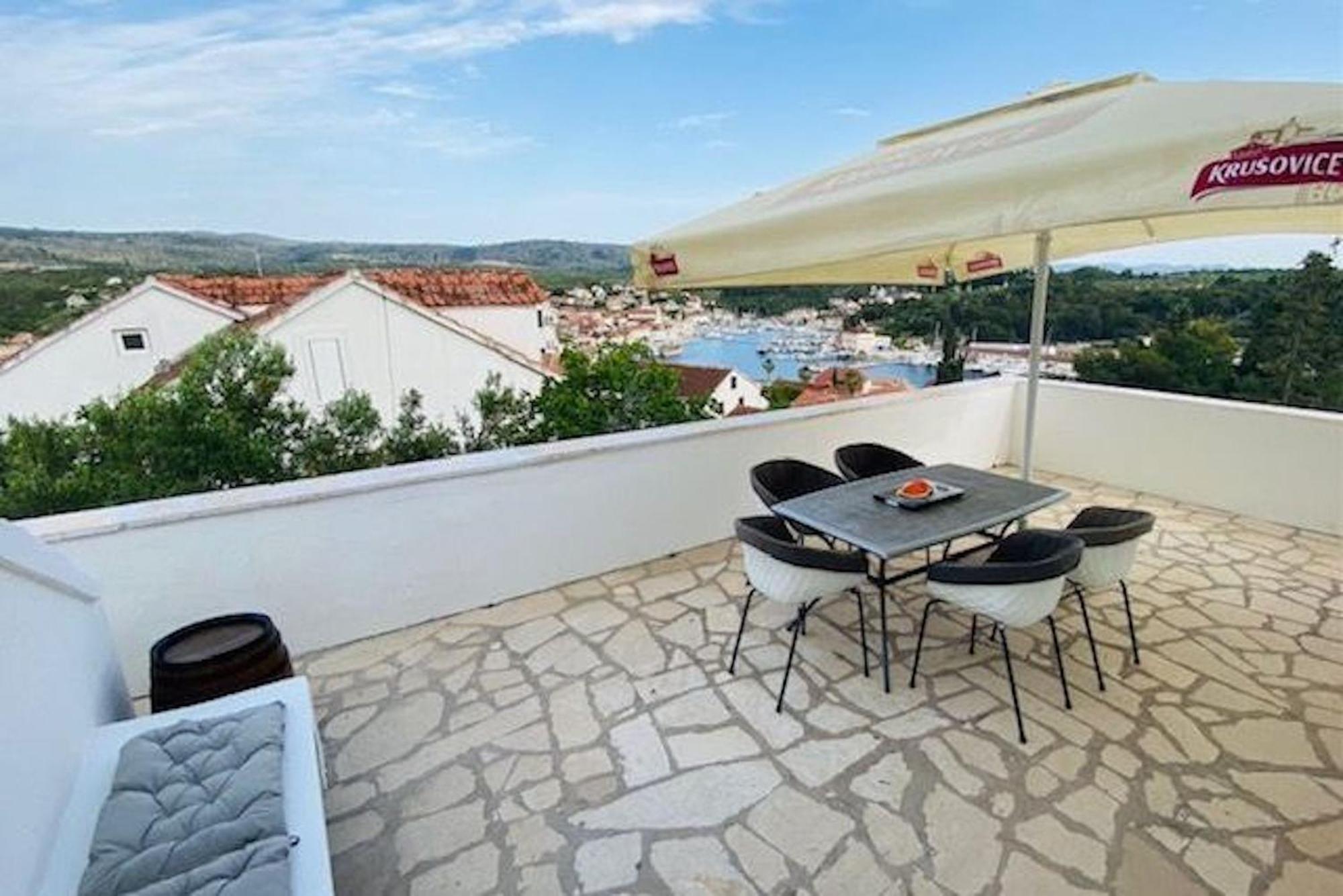 Villa Brazza Milna  Exterior photo